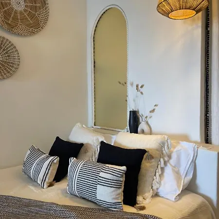 Beachfront Loft 1 Faro アパート