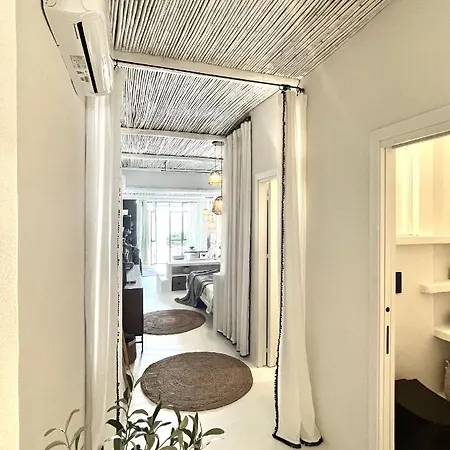 Beachfront Loft 1 Faro パラーウ